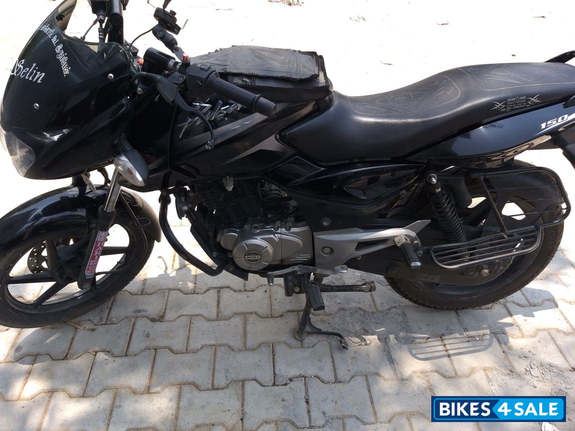 Black Bajaj Pulsar 150 DTSi