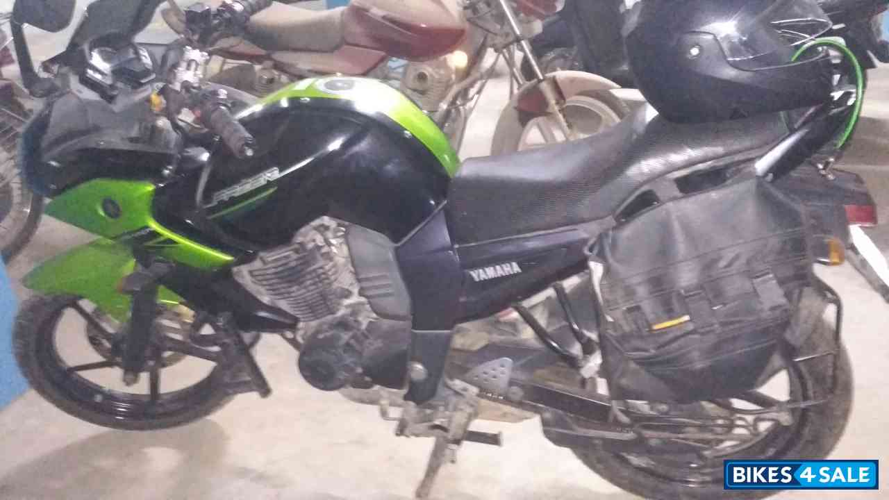 Black Green Yamaha Fazer