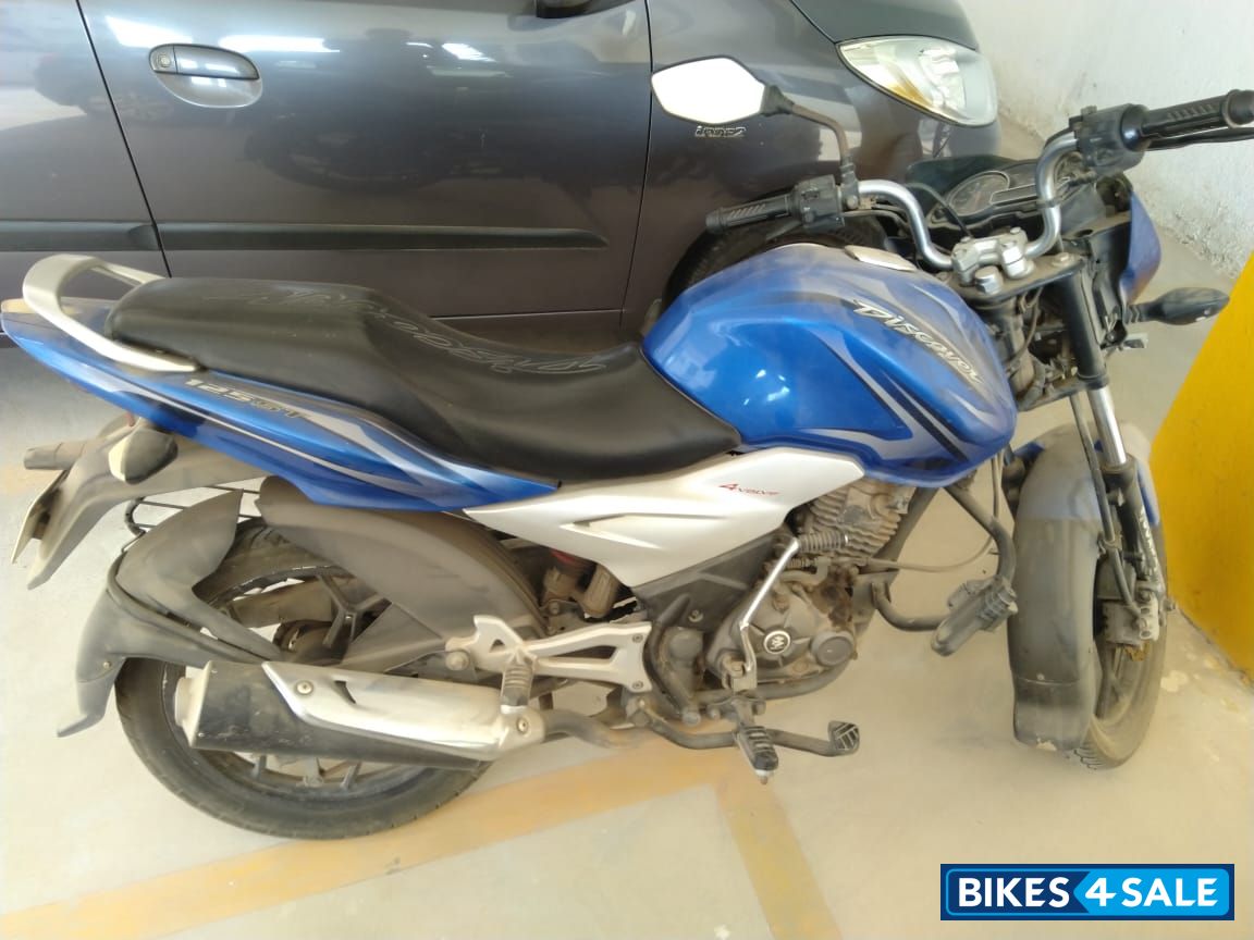 Blue Bajaj Discover 125 ST