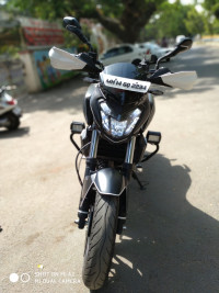 Black Bajaj Dominar 400 Disc