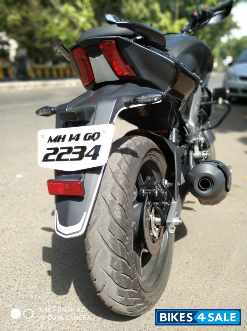 Black Bajaj Dominar 400 Disc