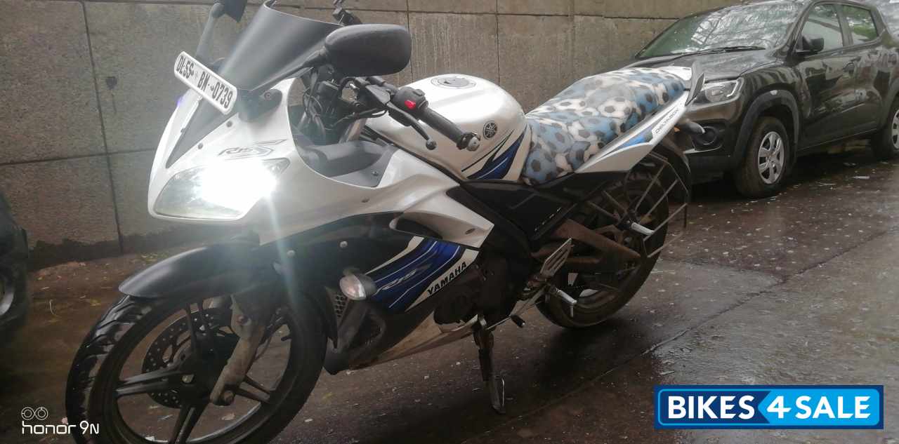 White Yamaha YZF R15 S