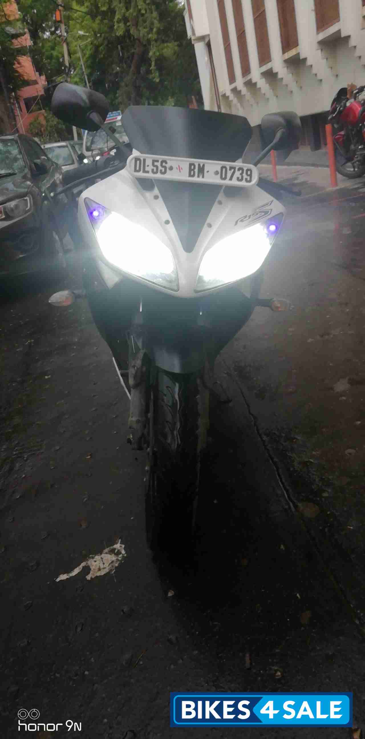 White Yamaha YZF R15 S