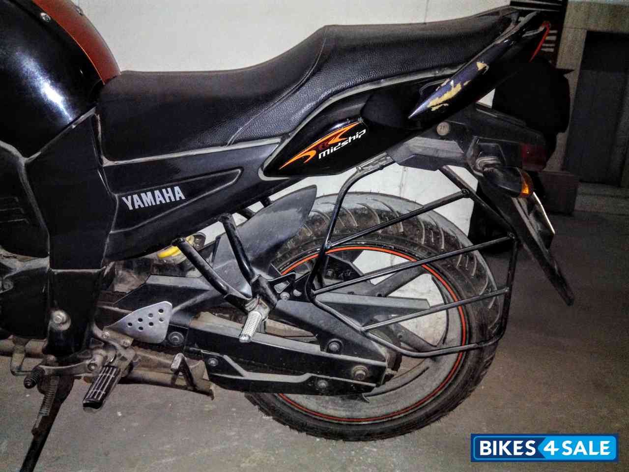 Fiery Orange / Black Yamaha FZ-S