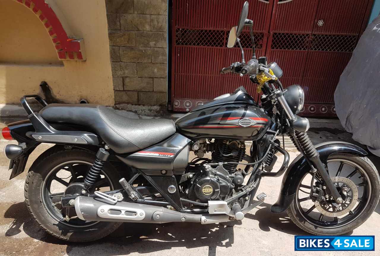 Black Bajaj Avenger Street 220