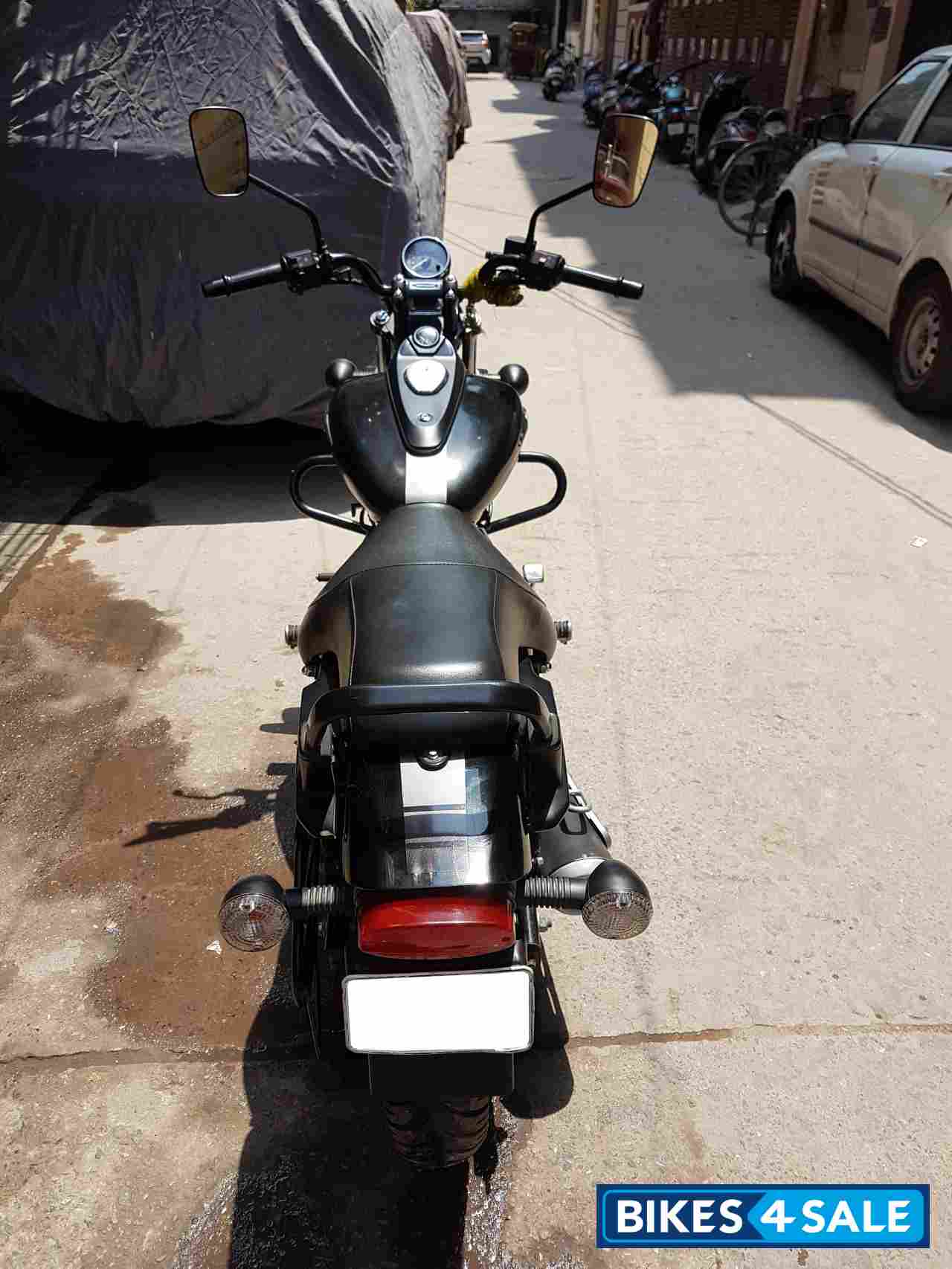 Black Bajaj Avenger Street 220
