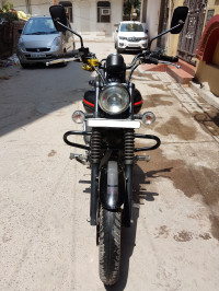 Black Bajaj Avenger Street 220