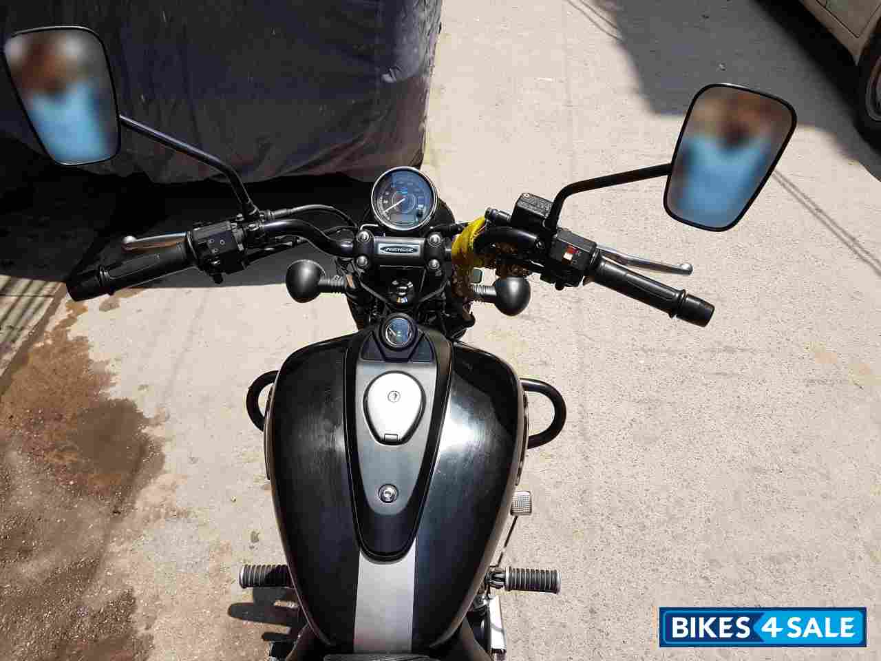 Black Bajaj Avenger Street 220