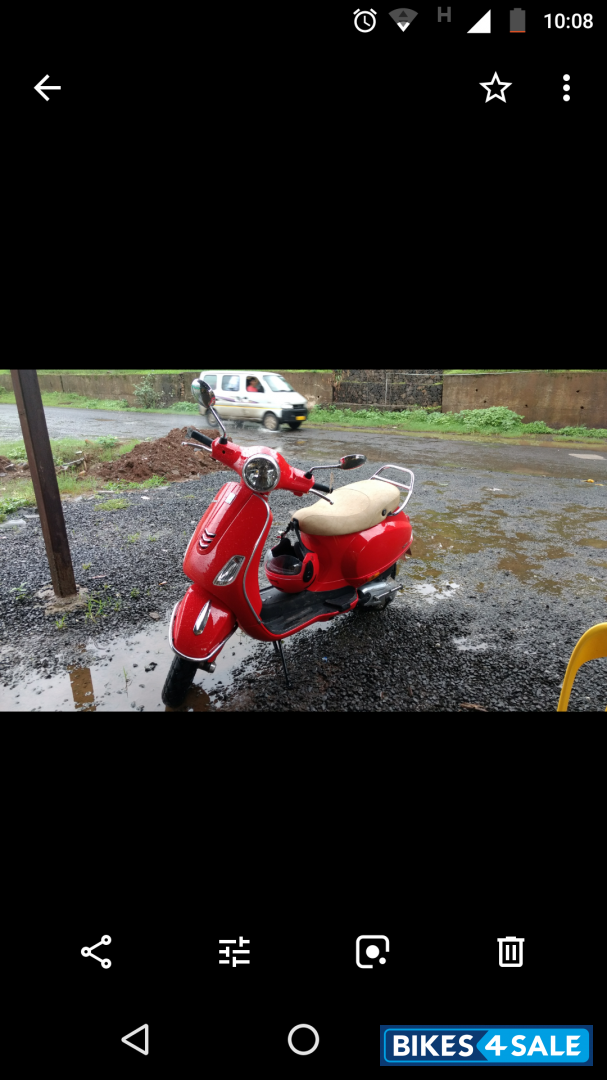 Red Vespa SXL 125