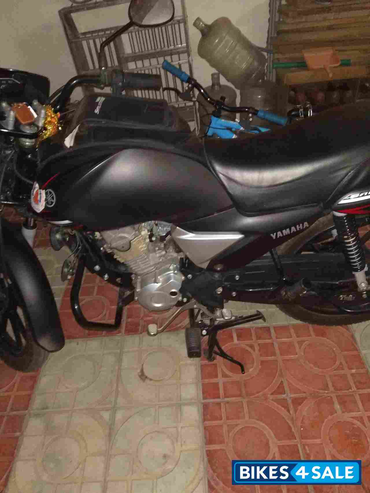 Matte Black Yamaha Saluto RX Matte Black Yamaha Saluto RX