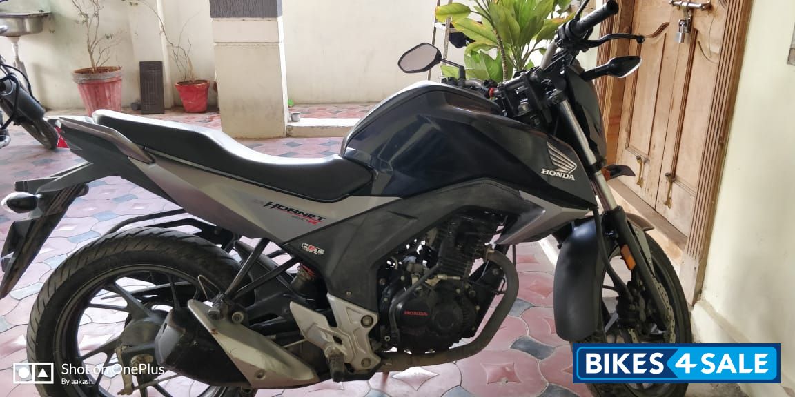 Black Honda CB Hornet 160R