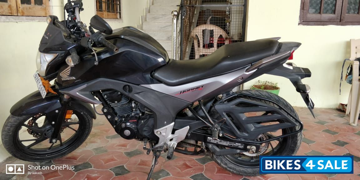Black Honda CB Hornet 160R
