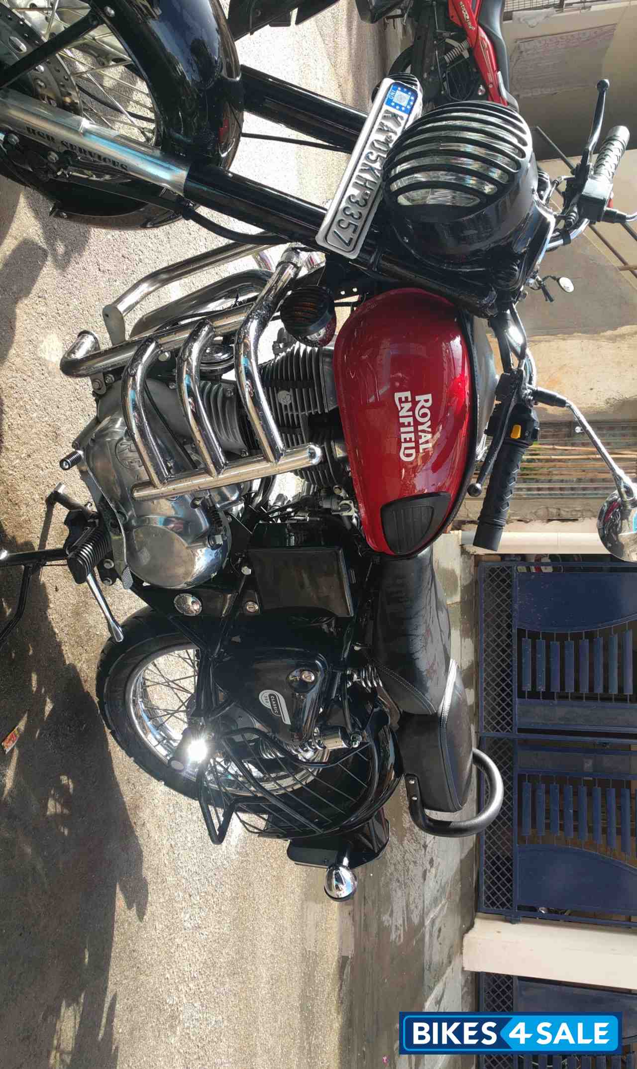 Redditch Red Royal Enfield Classic 350 Redditch Red