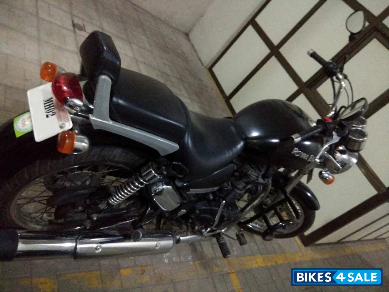 Black Royal Enfield Thunderbird 500