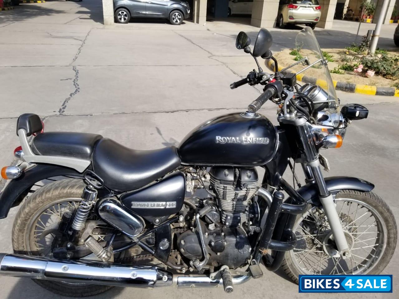 Black Royal Enfield Thunderbird 500