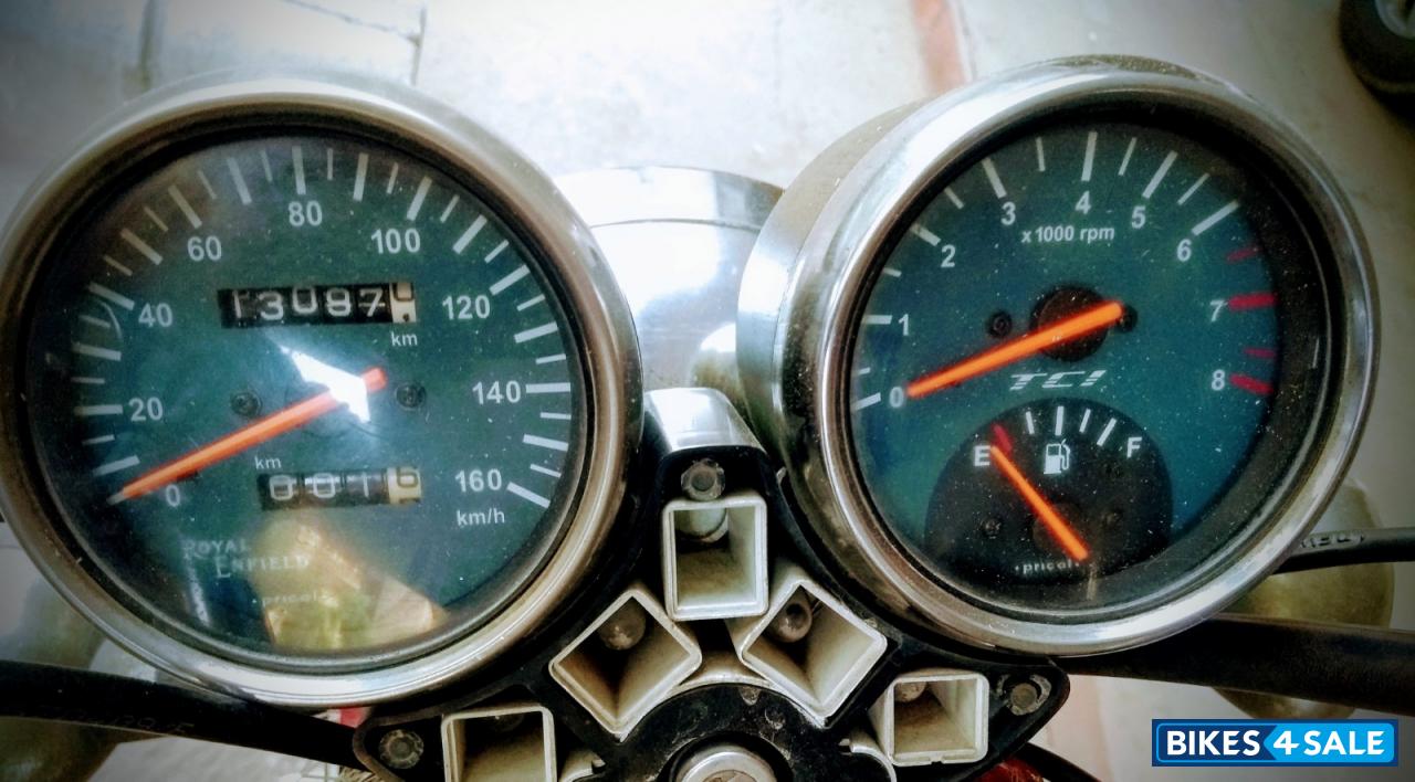 Black Royal Enfield Thunderbird TwinSpark 350 Black Royal Enfield Thunderbird TwinSpark 350