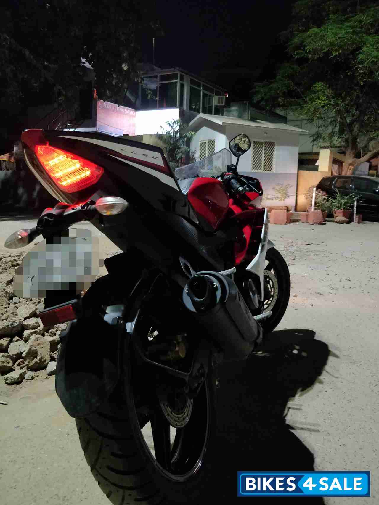 Red-black-white Yamaha YZF R15 V2