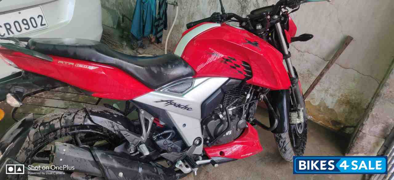Red TVS Apache RTR 160 4V