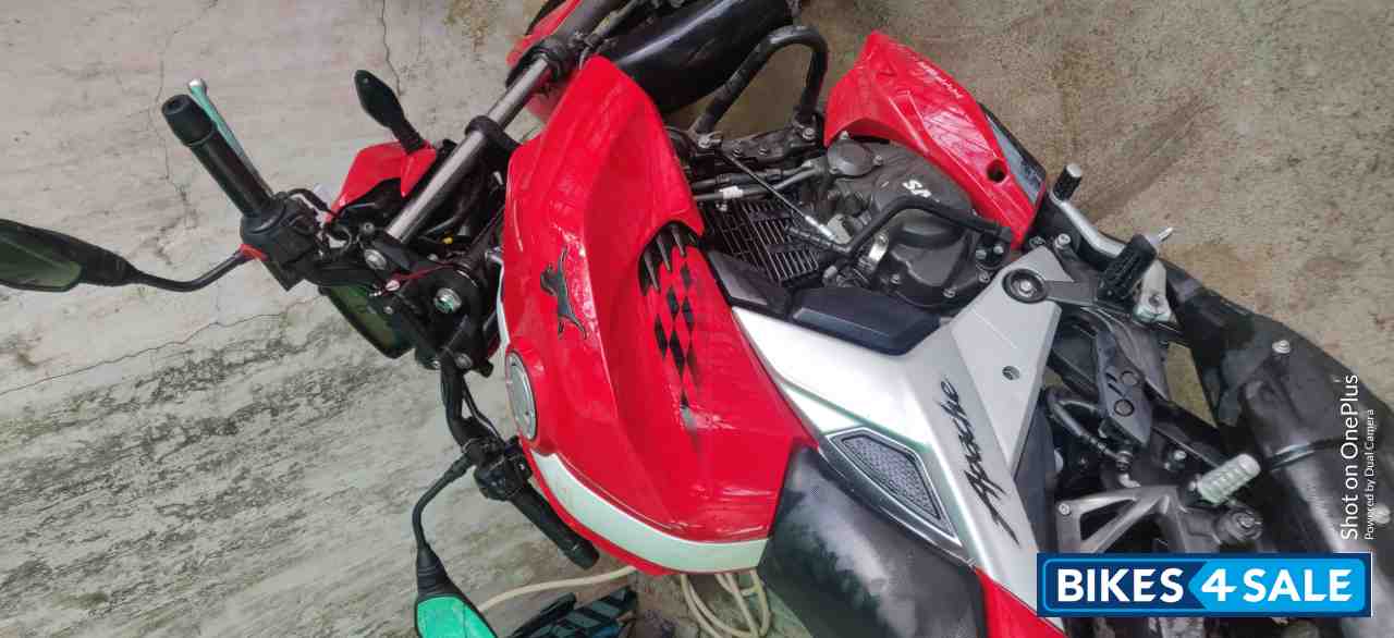 Red TVS Apache RTR 160 4V