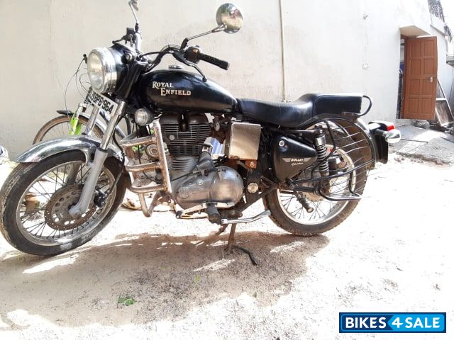 Black Royal Enfield Bullet Electra Twinspark