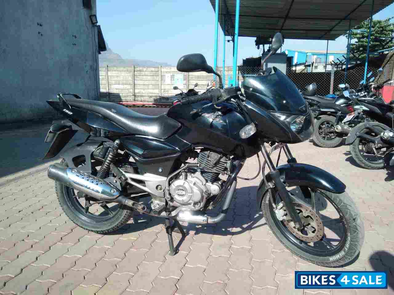 Black Bajaj Pulsar 150 DTSi