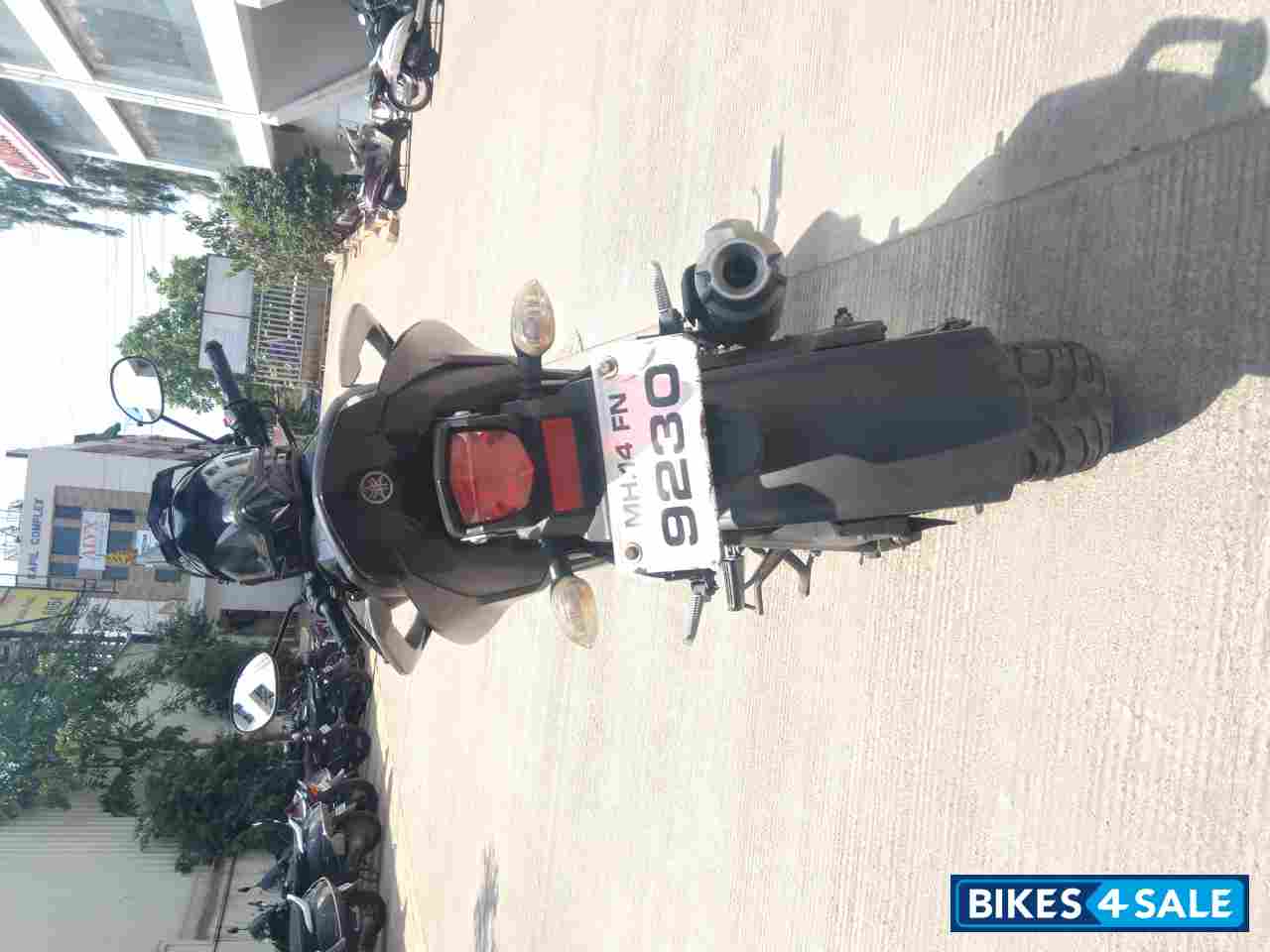 Black Yamaha FZ FI V2