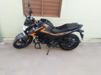 Grey Matalic, Orange Honda CB Hornet 160R