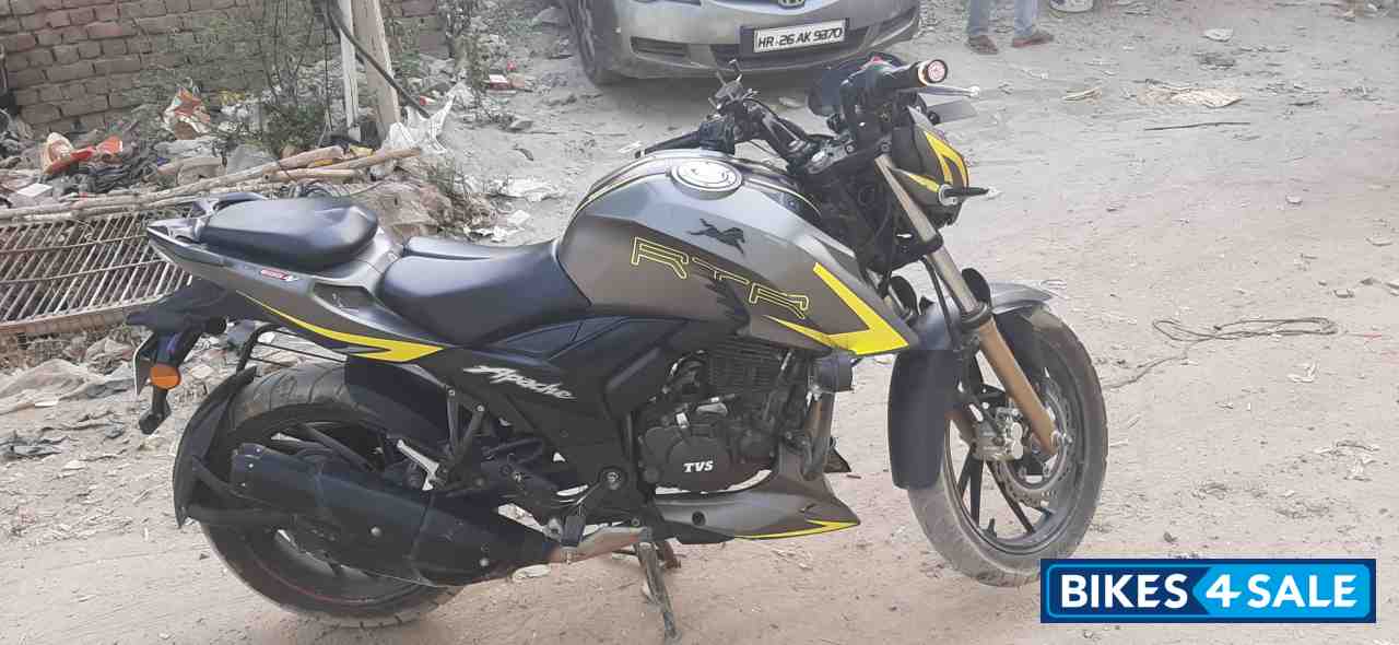 TVS Apache RTR 200 4V Race Edition 2.0