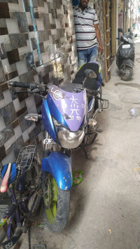 Blue Bajaj Pulsar 180 DTSi