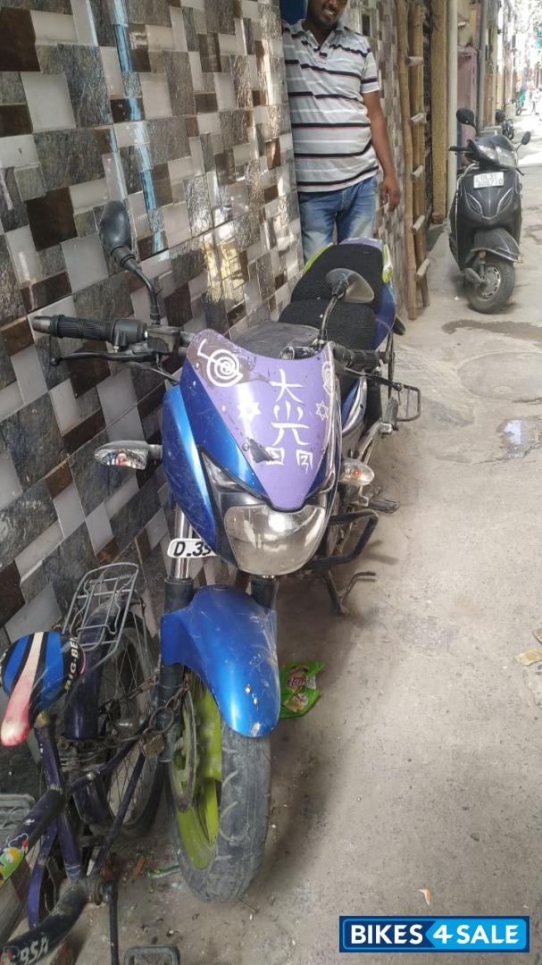 Blue Bajaj Pulsar 180 DTSi
