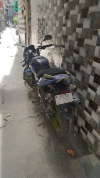 Blue Bajaj Pulsar 180 DTSi