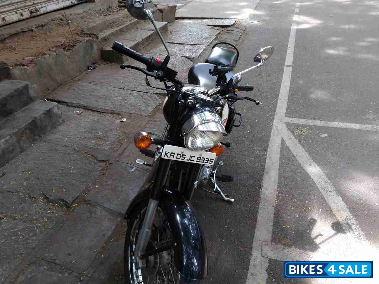 Black Royal Enfield Classic 350 Black Royal Enfield Classic 350