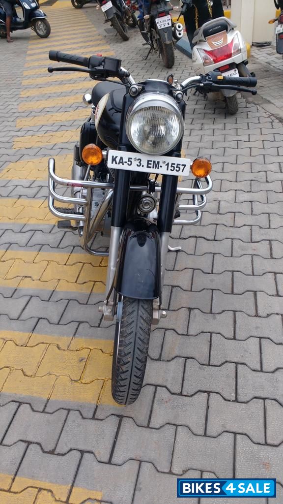 Black Royal Enfield Classic 350 Black Royal Enfield Classic 350