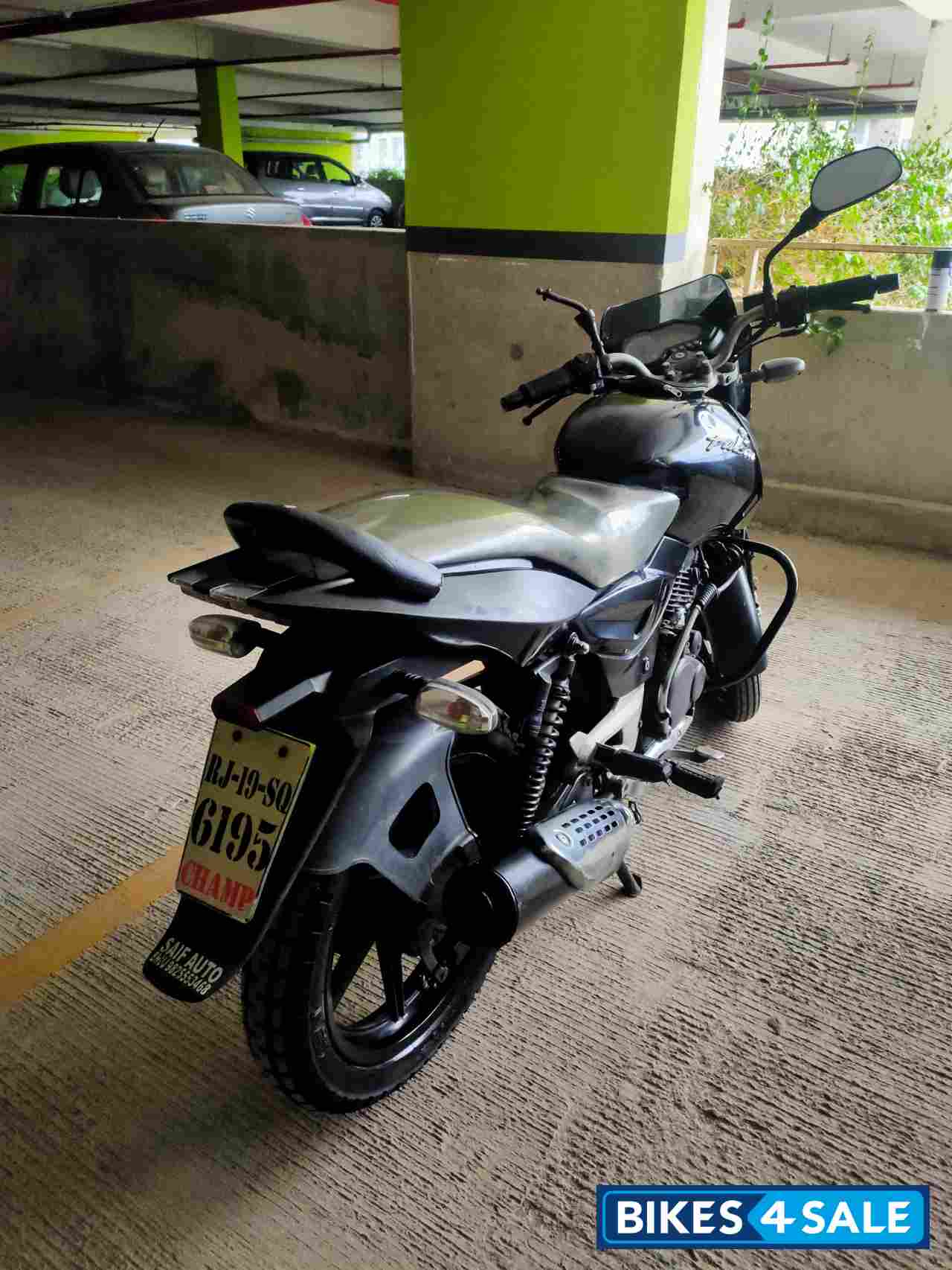 Black Bajaj Pulsar 150 DTSi