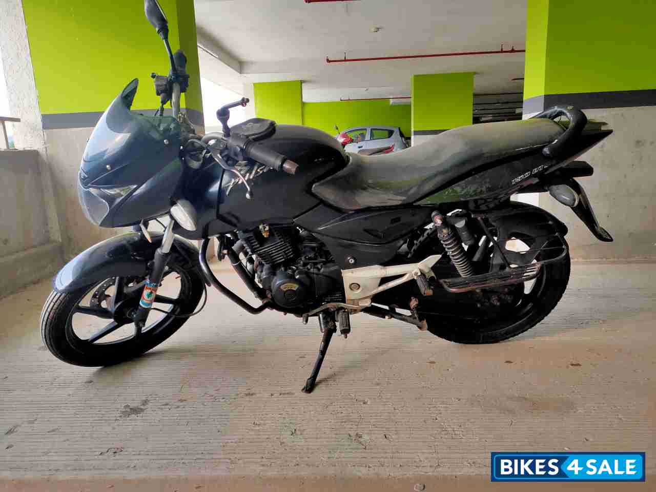 Black Bajaj Pulsar 150 DTSi