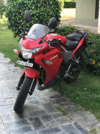 Red Honda CBR 250R