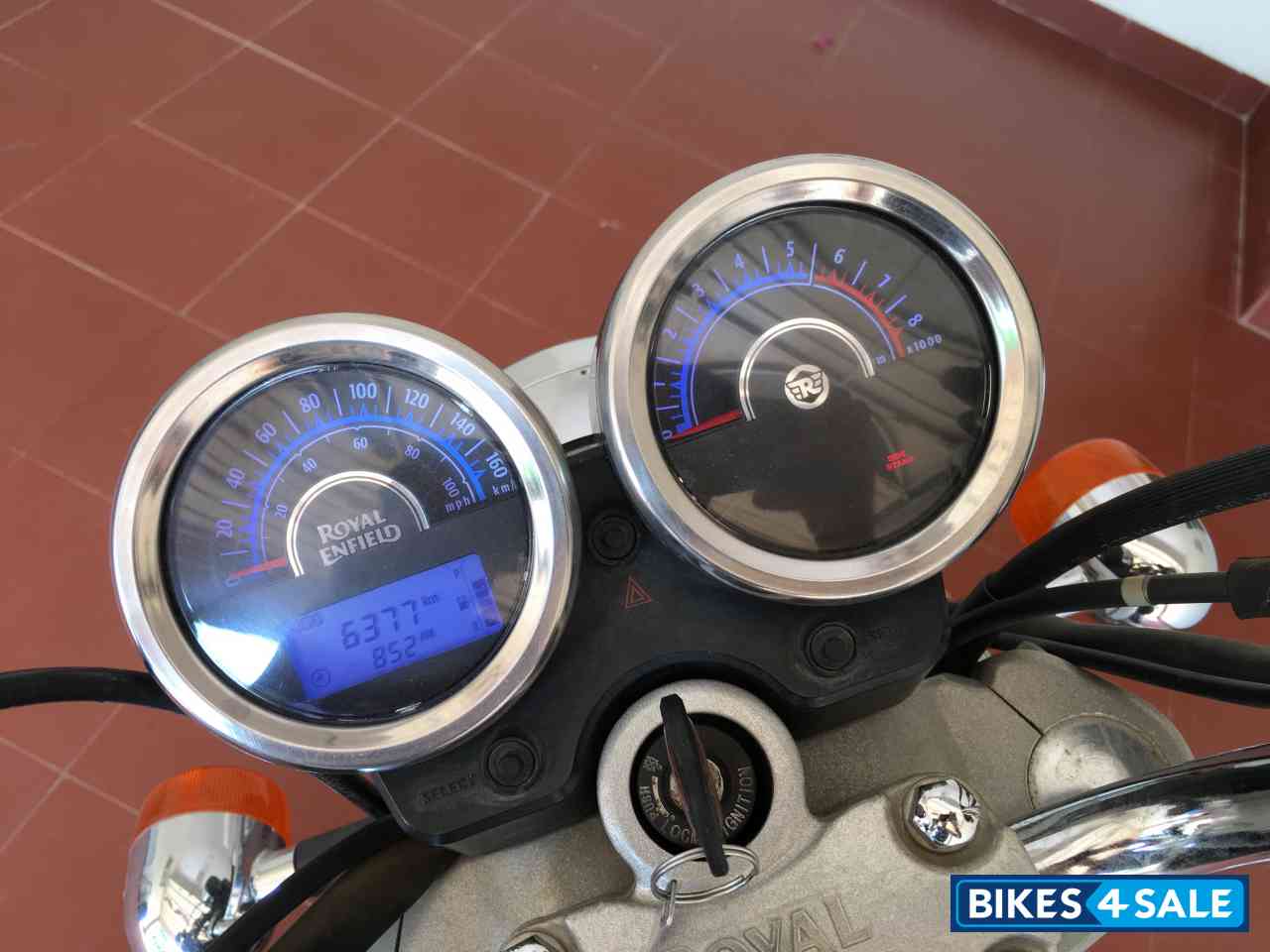 Black Royal Enfield Thunderbird 350