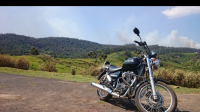 Black Royal Enfield Thunderbird 350