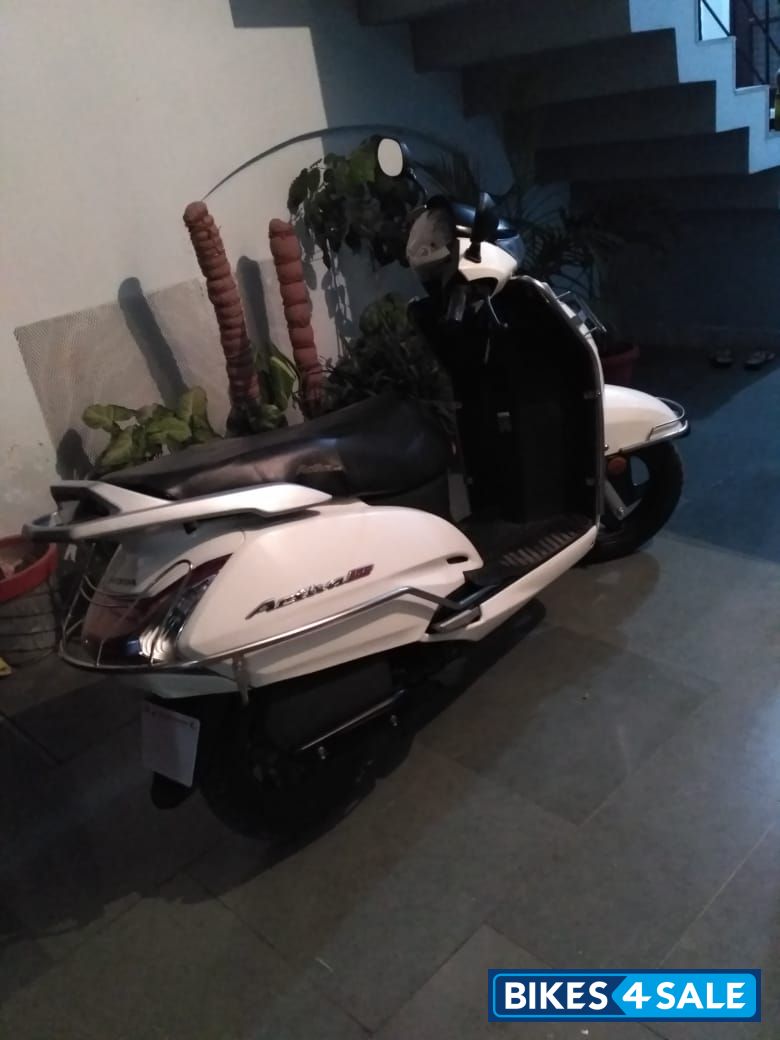 White Honda Activa 125