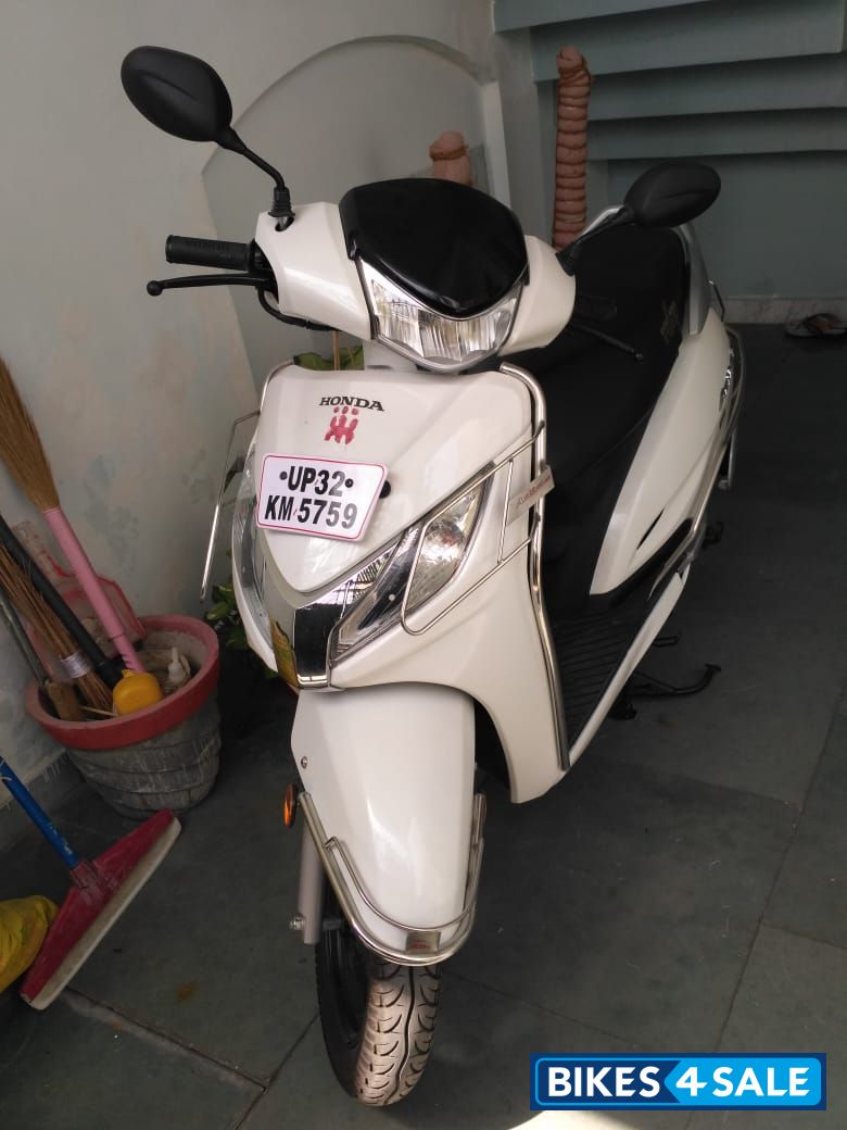 White Honda Activa 125