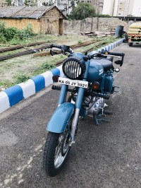 Royal Enfield Classic Squadron Blue