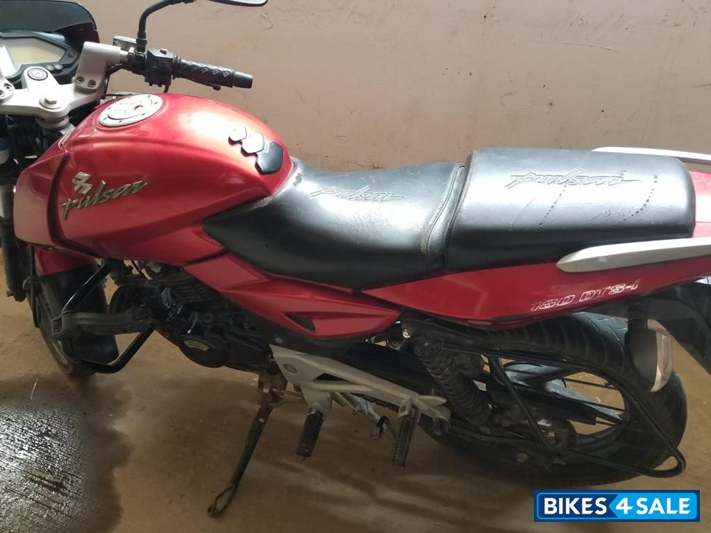 Red Bajaj Pulsar 180 DTSi