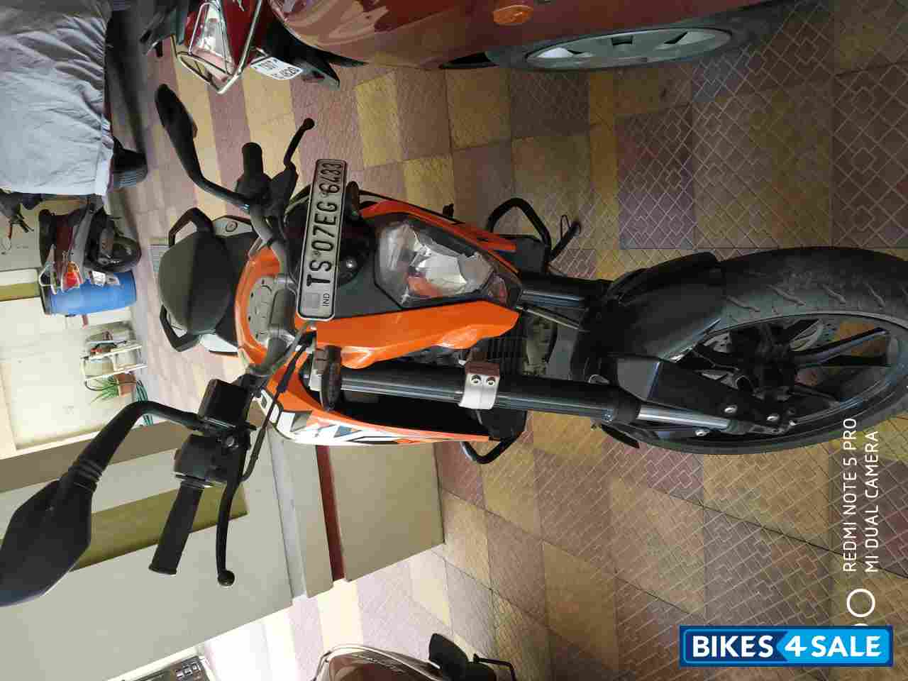 Orange KTM Duke 200