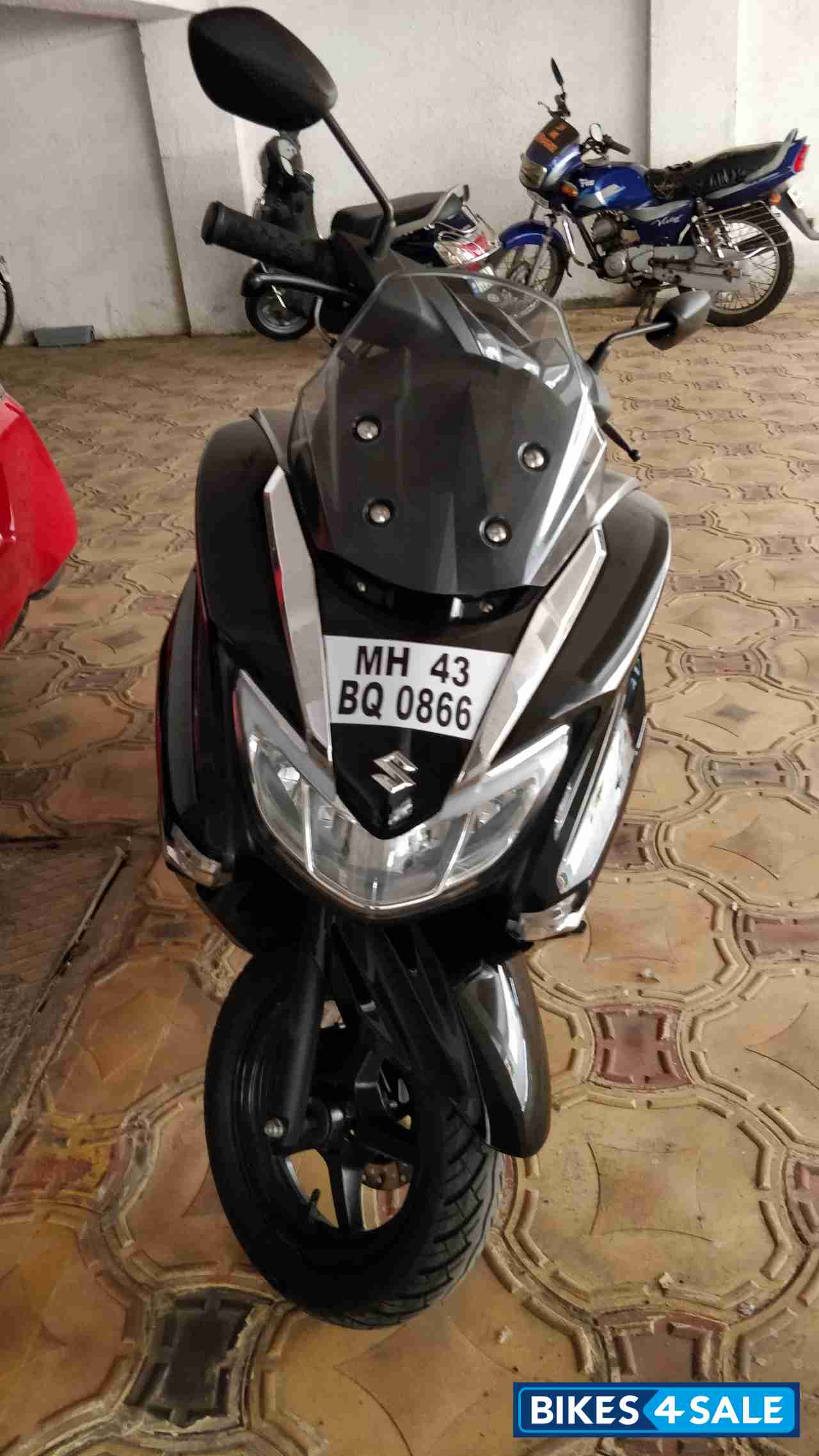 Glossy Black Suzuki Burgman Street