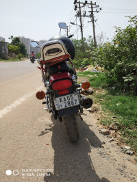 Red Bajaj Avenger 220 DTS-i