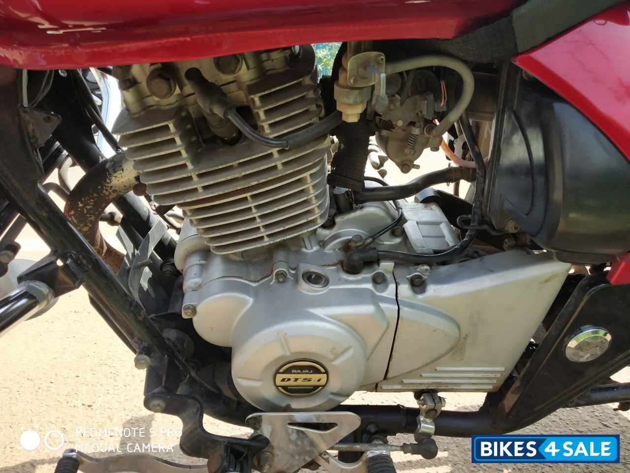 Red Bajaj Avenger 220 DTS-i Red Bajaj Avenger 220 DTS-i