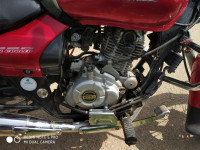 Red Bajaj Avenger 220 DTS-i