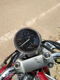 Red Bajaj Avenger 220 DTS-i