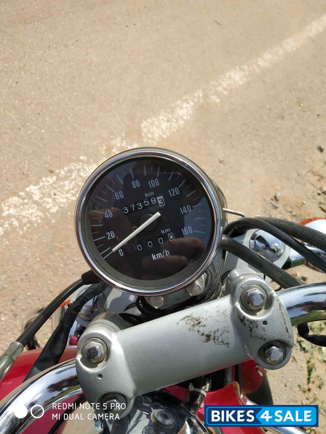 Red Bajaj Avenger 220 DTS-i Red Bajaj Avenger 220 DTS-i