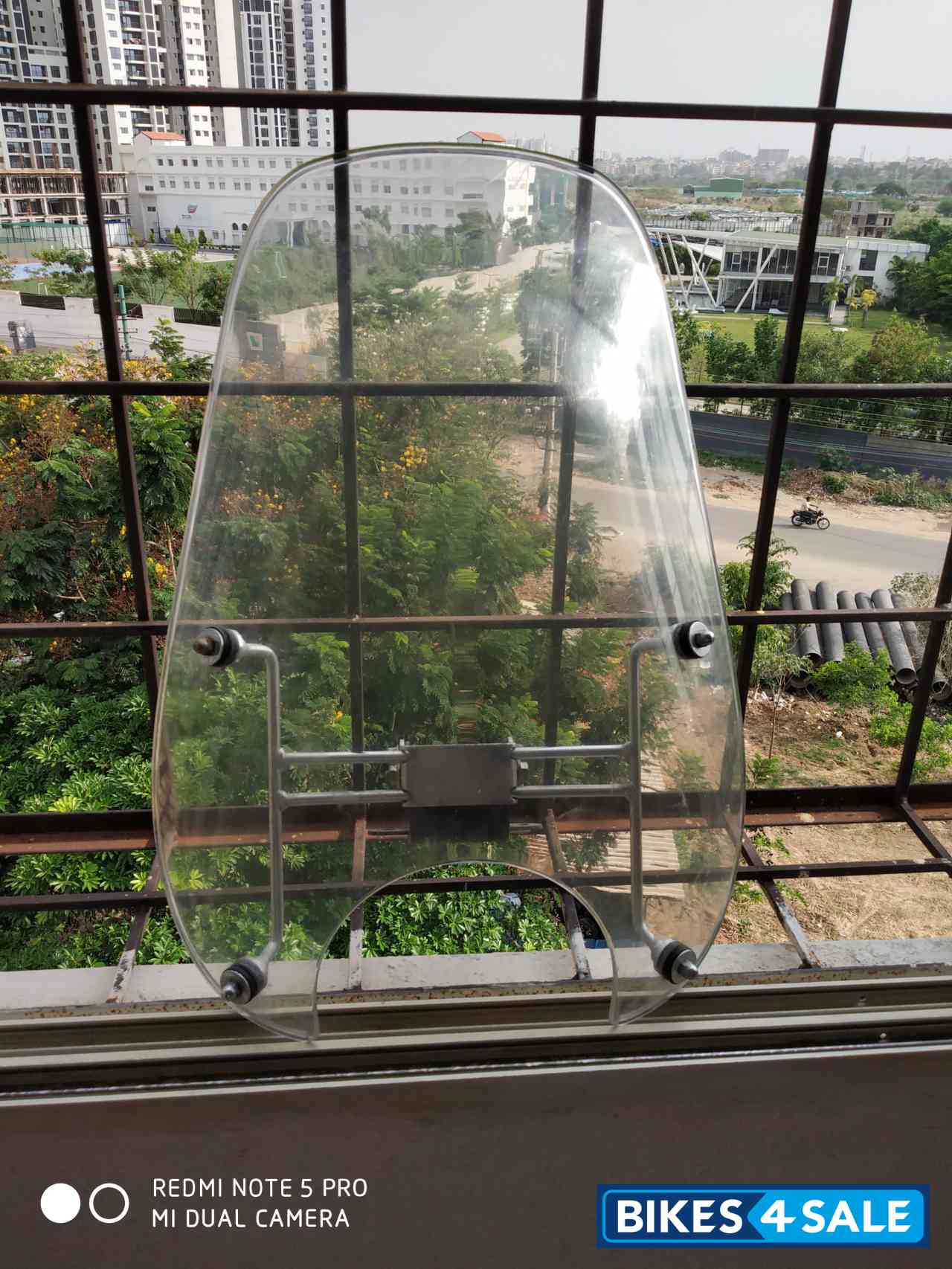 Red Bajaj Avenger 220 DTS-i Red Bajaj Avenger 220 DTS-i